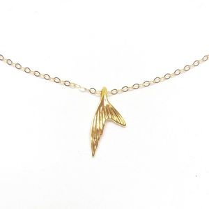 Dainty Fin Necklace